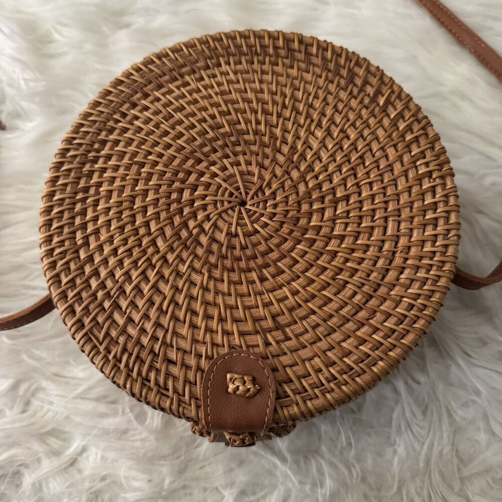Round Rattan Wicker Woven Purse Crossbody Floral Lined Boho Cottage Core 8x3 Bag - Picture 4 of 11